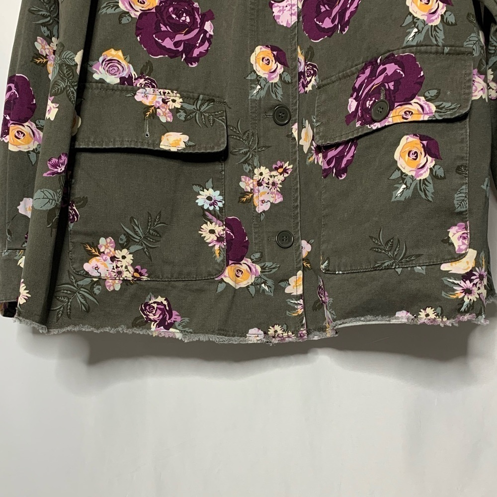 Levi’s Floral Printed Field Jacket - Picture 11 of 13